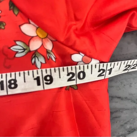 Vintage 1960s Red Floral Japanese Maxi Mandarin Collar House or Evening Coat L - Picture 8 of 11